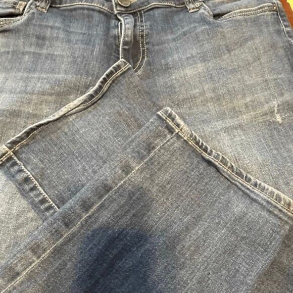 Kut From The Kloth Boyfriend Jeans Blue Medium Wash 9" Mid-Rise Distressed 16 - Picture 10 of 12